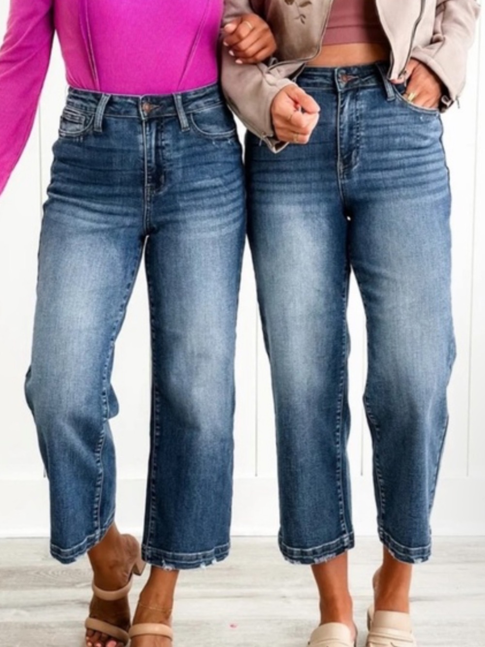NWT. Judy Blue Vintage Wash Crop Wide Leg Jeans. Size 1/25
